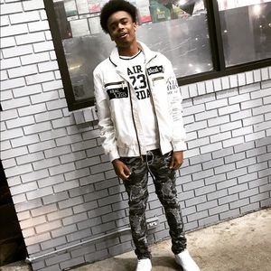 Meet your Posher, Derek